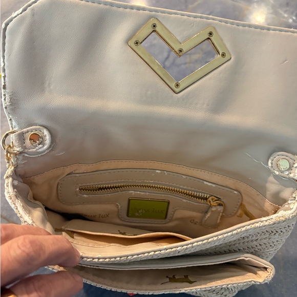 Stylish Cream Crossbody Bag - Picture 6 of 6